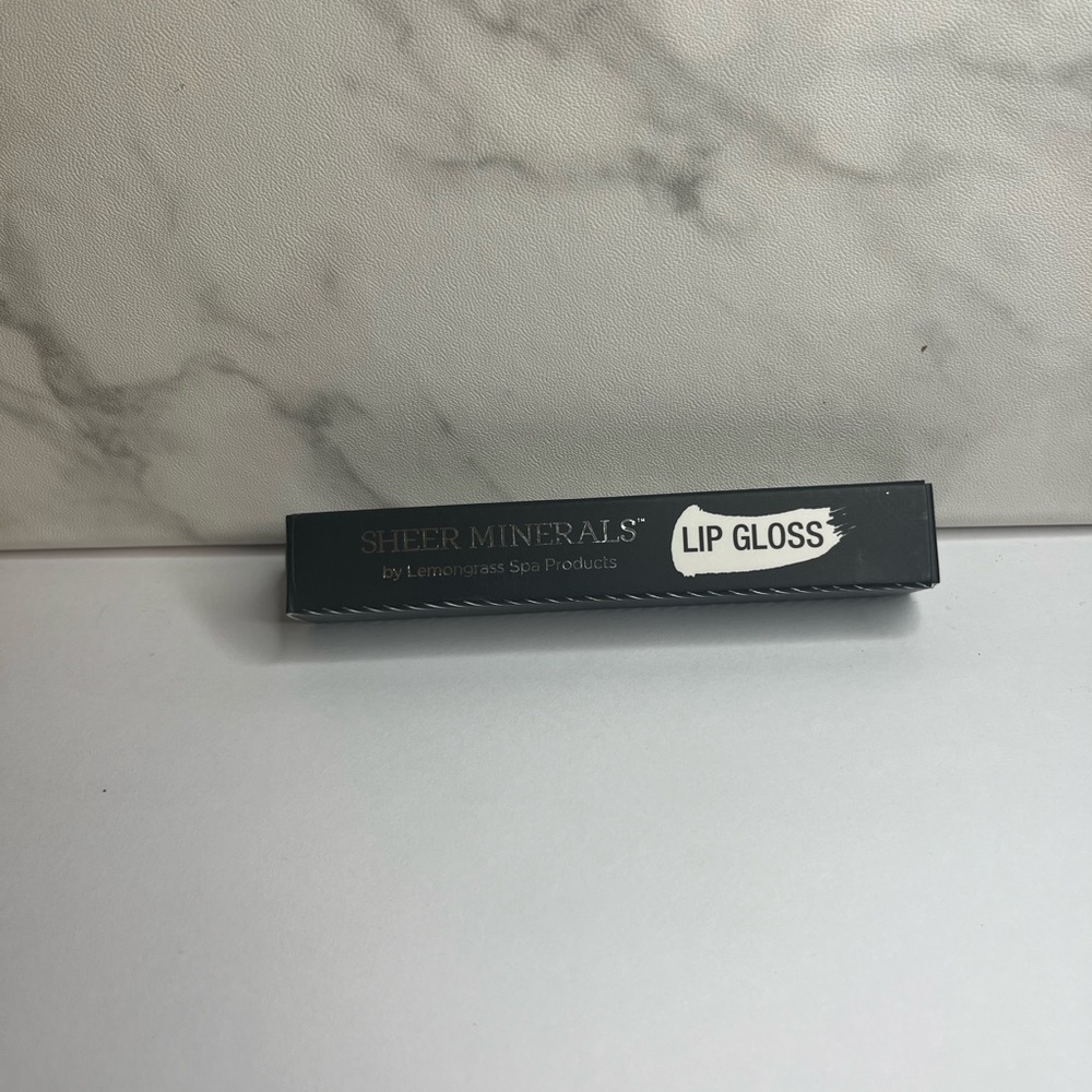 Lemongrass spa sheer minerals ruby red lip gloss